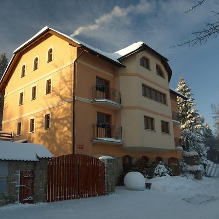 Pension Kral Jablonec nad Nisou Buitenkant foto