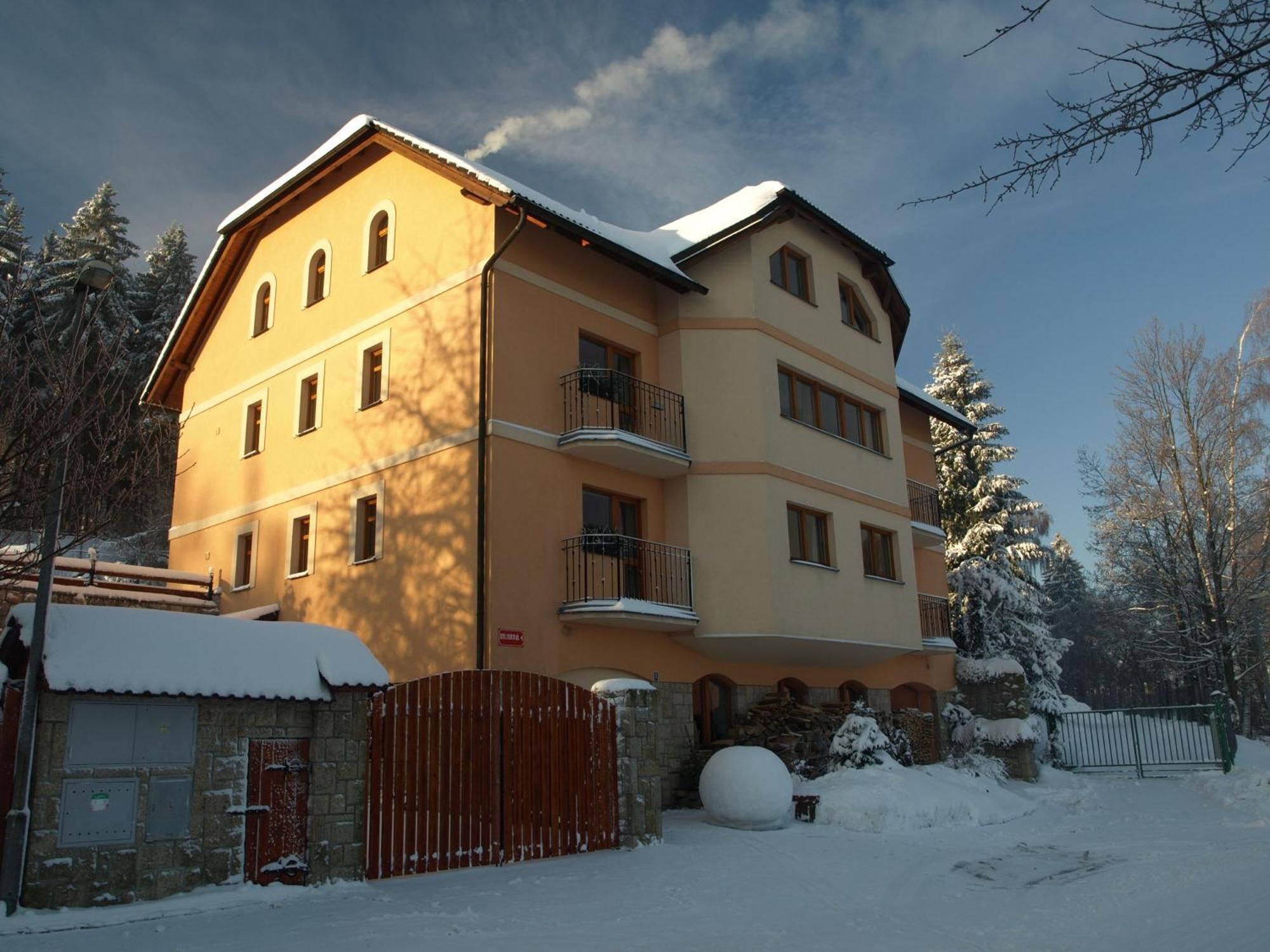 Pension Kral Jablonec nad Nisou Buitenkant foto